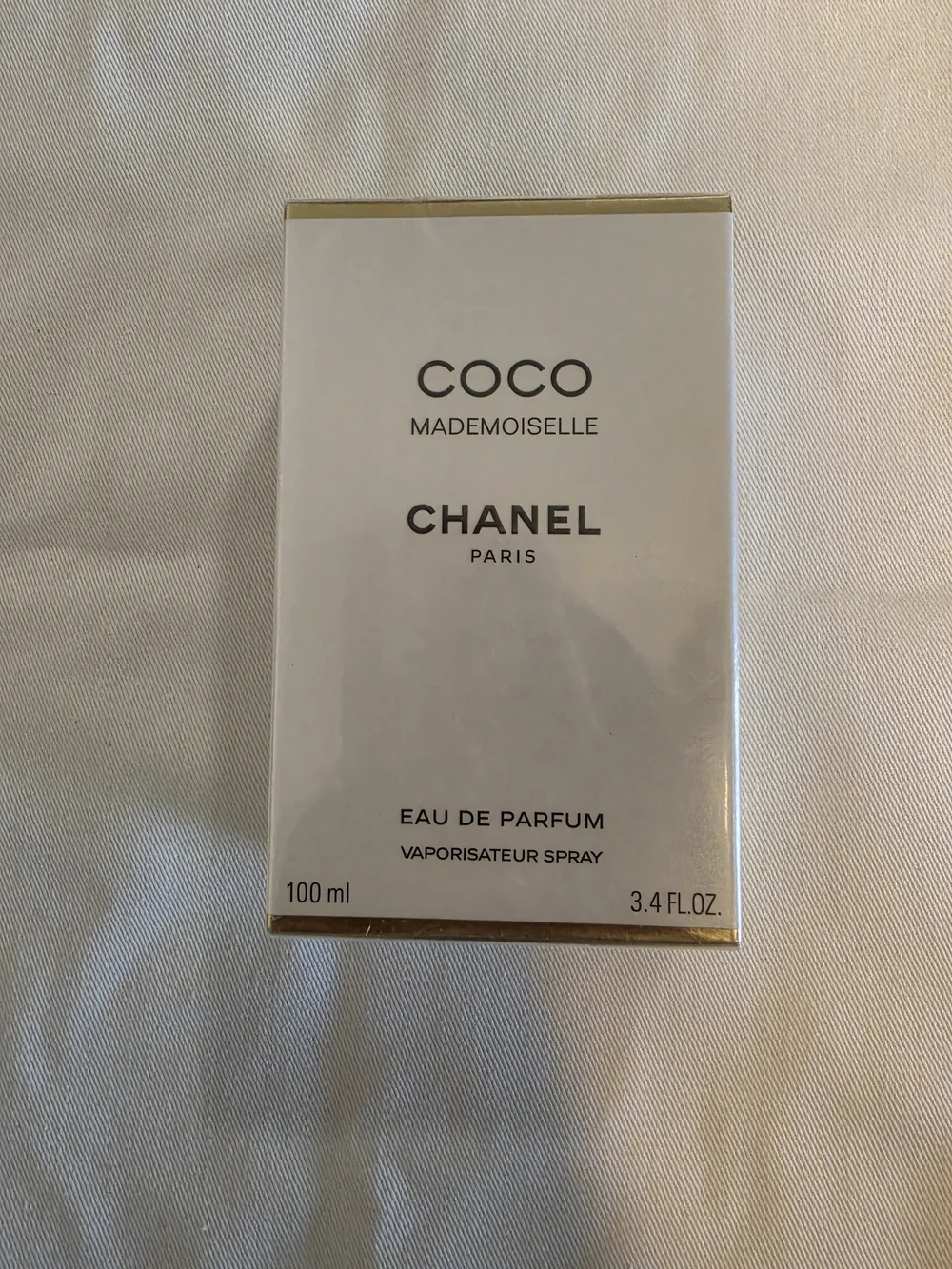 Chanel Coco Mademoiselle Eau de Parfum 100ml - White & Gold Box